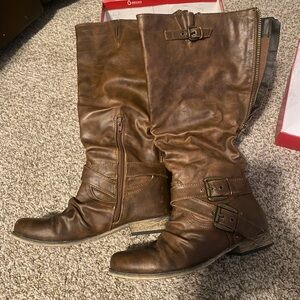 Carlos Santana Distressed Brown Wide-Calf Boots